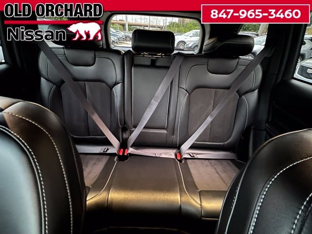 2024 Jeep Grand Cherokee Altitude — photo 13 of 20