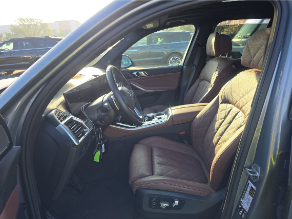 2025 BMW X5 xDrive40i — photo 5 of 10