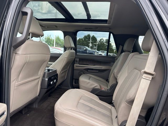 2021 Ford Expedition Limited — photo 18 of 38