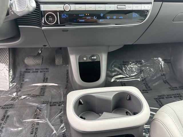 2022 Hyundai IONIQ 5 Limited — photo 26 of 41