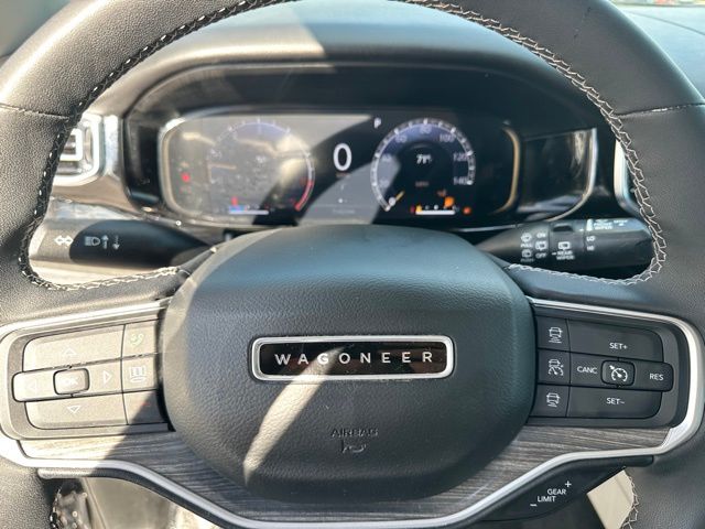 2022 Jeep Wagoneer Series III — photo 34 of 36