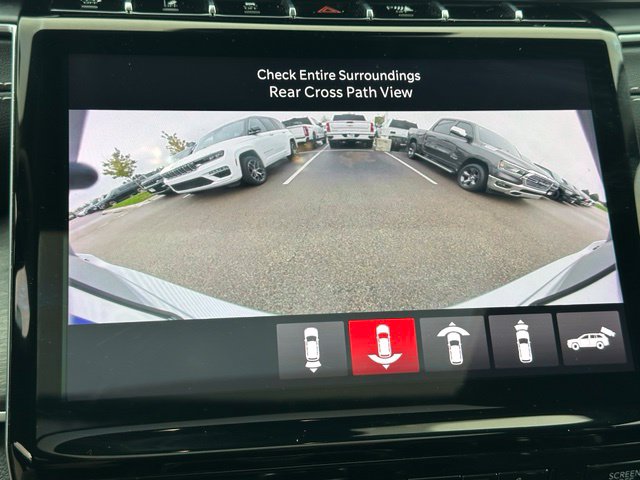 2023 Jeep Grand Cherokee Limited — photo 31 of 36