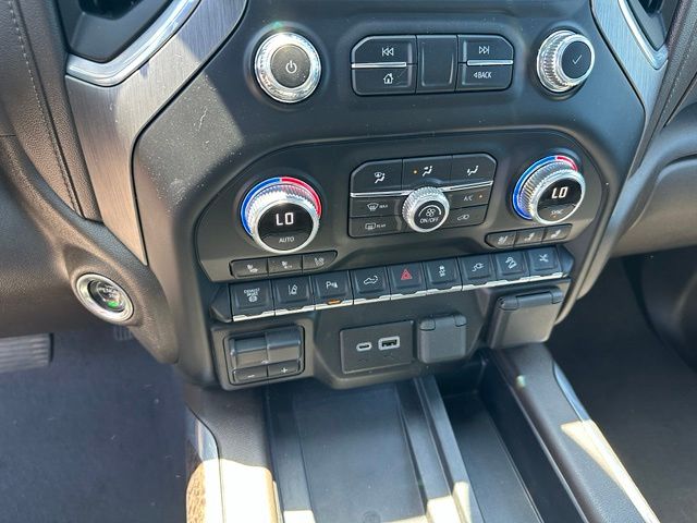 2023 GMC Sierra 3500HD Denali — photo 23 of 33