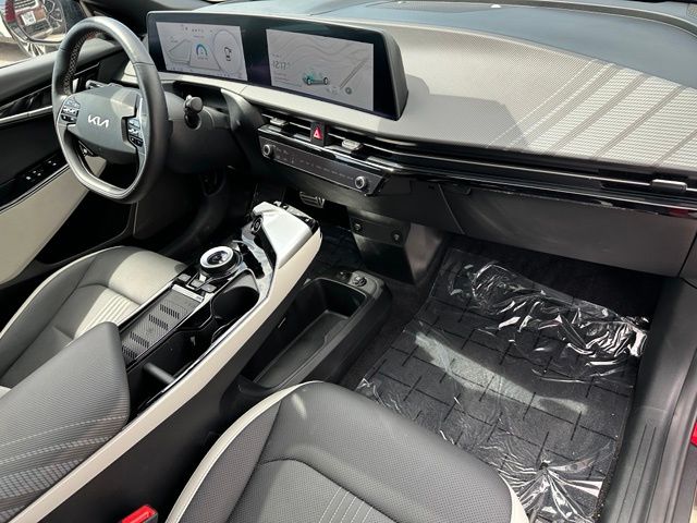 2024 Kia EV6 GT-Line — photo 10 of 37