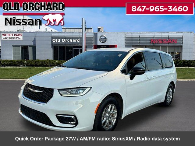 2024 Chrysler Pacifica Touring