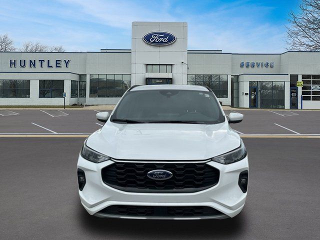 2023 Ford Escape ST-Line Select — photo 3 of 30