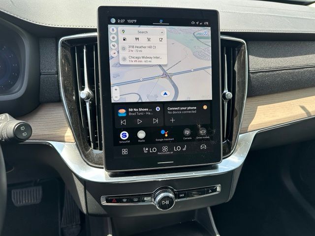 2025 Volvo XC90 B6 Plus 7-Seater — photo 25 of 49