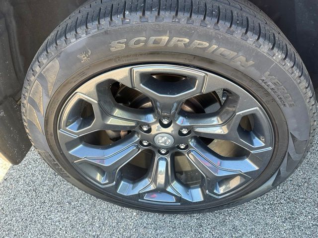 2022 Ram 1500 Limited — photo 9 of 27