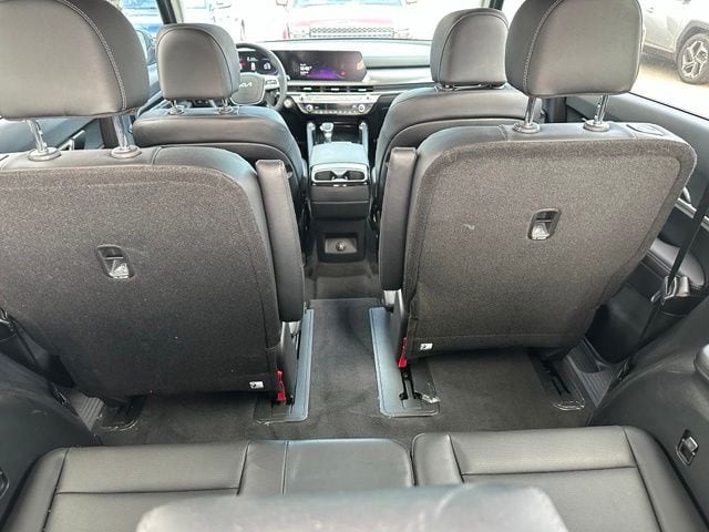 2024 Kia Telluride S — photo 12 of 52