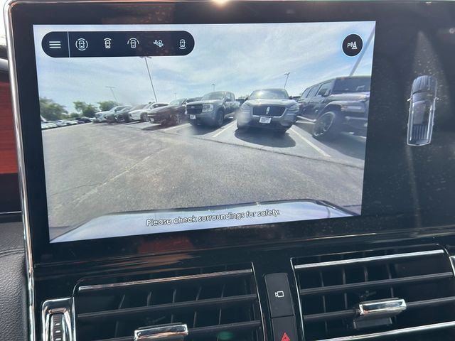 2022 Lincoln Navigator Reserve — photo 31 of 36