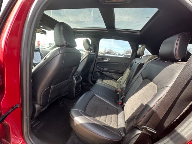 2023 Ford Edge ST-Line — photo 13 of 26