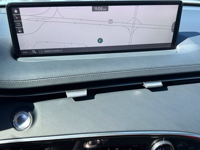 2023 Genesis GV70 2.5T — photo 29 of 41