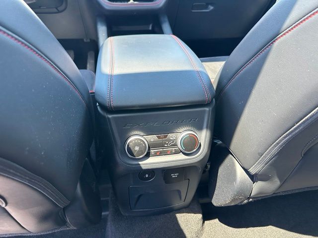 2025 Ford Explorer ST — photo 19 of 38