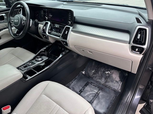 2023 Kia Sorento Hybrid EX — photo 10 of 37