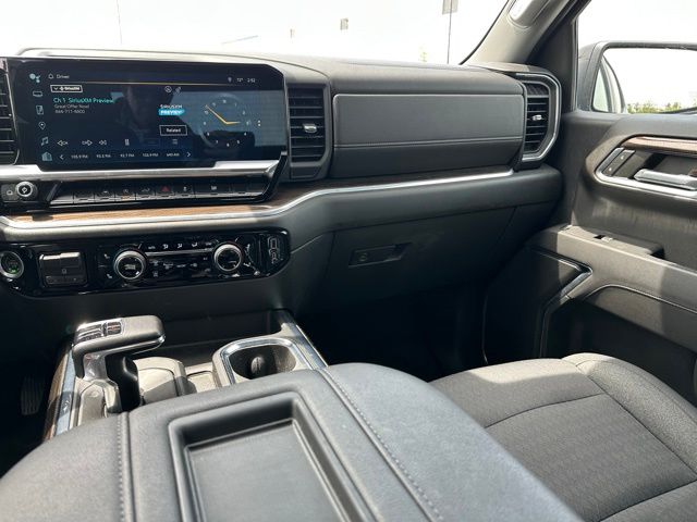 2022 Chevrolet Silverado 1500 RST — photo 11 of 23