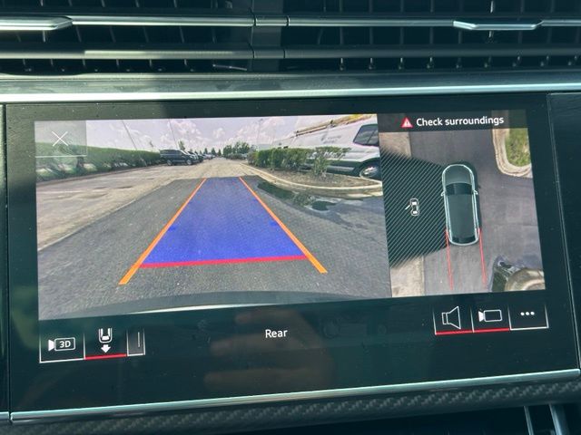 2023 Audi RS Q8 4.0T — photo 25 of 29